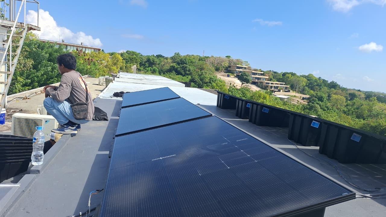 Solar Panel Labuan Bajo tourism operator solar installation